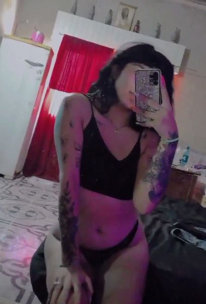 HERMOSA MODELITO NINFOMAN 
ANIMATE A CONOCERME👅💦
 18 AÑITOS REALES
LAS MEJORES 
VIDEOLLAMADAS
