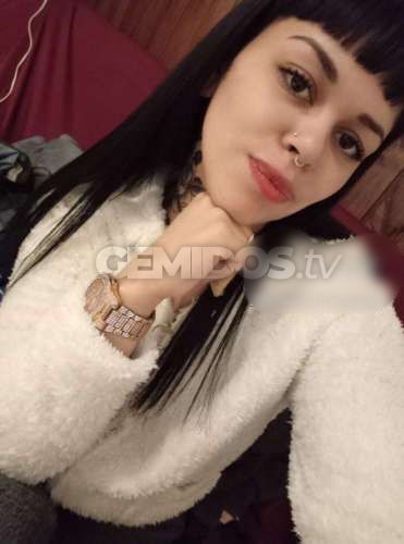 Marca mi número solo si quieres disfrutar de verdad.Deseo complacerte. Soy una chica que disfruta al máximo del sexo. Mi sonrisa es dulce, mis labios son carnosos y cálidos y mi garganta profunda. Mi boca juguetona, te encantará que te de placer. Mis ojos marrones te embrujarán. Soy una mujer de suave piel, muy femenina y sensual, exuberante cuerpo con una linda cola que será y del para ti .. para ti. En mi cabecita rondan unas imágenes muy calientes. En ellas tú vienes a verme y antes de que me dé cuenta ya me estás besando y acariciando. Yo que quedo impresionada por tus besos y te pido mucho más. Me encanta experimentar y mostrar a mis amantes lo que soy capaz de hacer en la cama. Dame un toque, soy todo lo que necesitas para hacer realidad tus sueños.