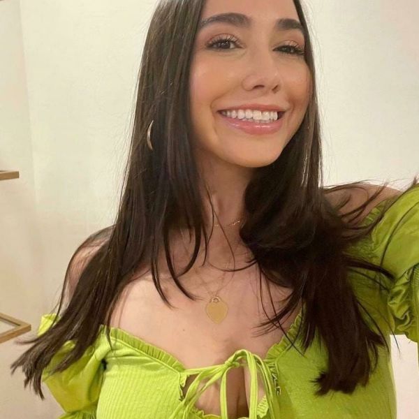 Salut, je m'appelle lucia, une escorte indépendante sexy. J'ai 26 ans avec un buste D, avec une peau douce. J'aime offrir une expérience de petite amie de haut niveau, pleine de passion et d'amour doux. C'est plus que du sexe, c'est un vrai rendez-vous avec une fille attentionnée, amusante et adorable, qui peut continuer comme un rendez-vous régulier. J'aime rencontrer de nouvelles personnes et découvrir de nouveaux endroits. Si je pouvais me décrire, je dirais que je suis une personne confiante et détendue, ce qui fait de moi une compagnie facile à côtoyer. J'aime la gym, les livres, le cinéma mais j'affectionne aussi particulièrement le monde coquin du huis clos. Je suis disponible pour tout type d'événements sociaux, pour les VIP et les gentlemen exigeants qui aiment la bonne conversation, le plaisir et la détente mutuelle. Bien sûr, vous pouvez être assuré de ma discrétion absolue à tout moment.