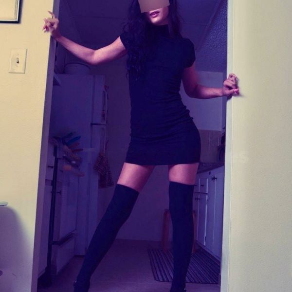 Hello you, I am in my prime for a woman and I want to use my feminine charms to drive many men out of my mind. You are one of them. You are sophisticated and sophisticated and value a well-groomed appearance? Do you need some variety or a good looking companion at your meeting? Then get in touch with me, I'm here for you. I am preparing you a few extremely pleasant hours that you will not soon forget. I massage you and stroke you and spoil you - just as you want it. You can be sure that your wishes are the most important for me. But enough of the promises, it's time we got to know each other. For my part, I am ready and waiting for you. See you later, your sweet Julia