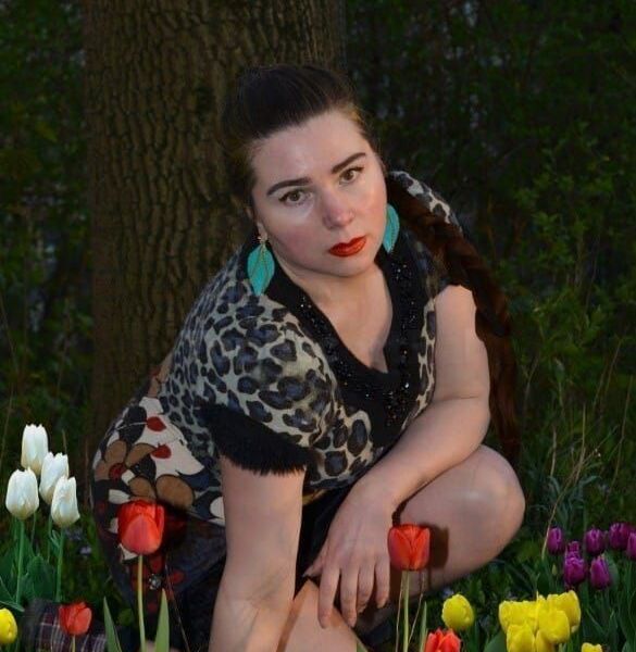 Hello, contact me please in Whatsup only, becouse i not open this site every day. Im Sabina,friendly and cheerfull girl, if you want have a fun, please contakt me in Watsup a few hours or 1 day beforeI.I offer virtual services too, half hour watsup 30 $, include videocall and 1 selfi.