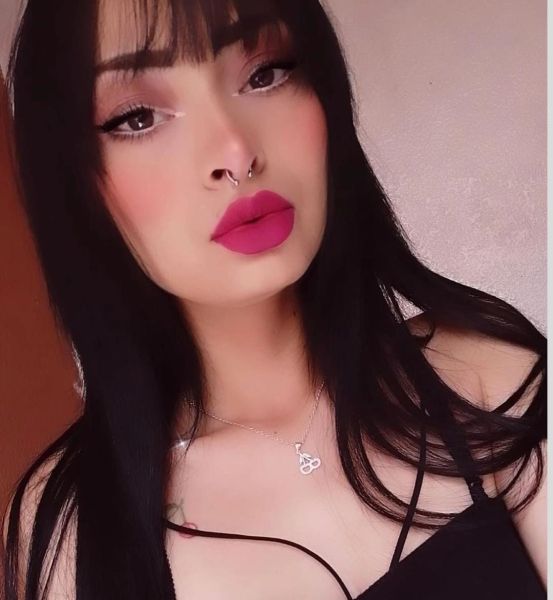 Hola amores me llamo Aide ,soy una chica joven recien iniciada como acompañante en Mexico DF,ofrezco mis servicios a clientes decididos,que no quieran hacer perder el tiempo.Te ofrecere un trato muy personal e intimo,como si fuesemos noviecitos.

Hago muchos servicios sexuales que te encantaran,como oral al natural o sexo anal si quieres mi culito apretadito (estos servicios llevan coste extra).

Agendemos una cita y veras que soy tal como me ves en las fotos,una chica normal y corriente