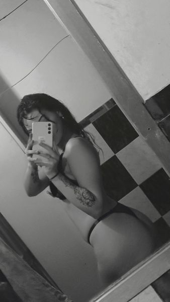 Hola bombones les cuento que estoy recién llegadita a esta hermosa ciudad , les cuento que soy una scort independiente, te ofresco toda la frescura de mis besos , mi atención es a tu gusto estoy para complacer.
También hago atención a :
*Parejas 
*Hombres 
* Mujeres 
* Dominación
*Sado 
* Aclaro que puedo ser tu flor más delicada 😊 pero soy tu puta ama 😉
* ( Solo hoteles y domicilios)
*Despedidas de soltero /a
*Todo lo que busques lo podés encontran en mis curvas dónde abrirás una puerta al infierno 😈
