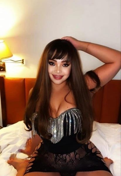 Hello my dear. I'm Emily and I will give you everything you need & more! exclusive relaxation service and PRO erotic massage. I can be sweet, cuddly, strict, sensual all depending on YOUR preferences. Each appointment is unique and I do my best to satisfy the wishes of my clients (respecting and limiting the services I offer you). I offer you a good moment of total relaxation and an unrestricted companion in complete discretion I am very sensitive and I appreciate relationships especially because they are without taboos. I like to see people on a regular basis to create the connection that can