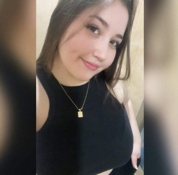 Hola amor te espero en mi departamento para pasarla bomba y con ganas de todo espero tu wasap 🔥
Oral con y sin