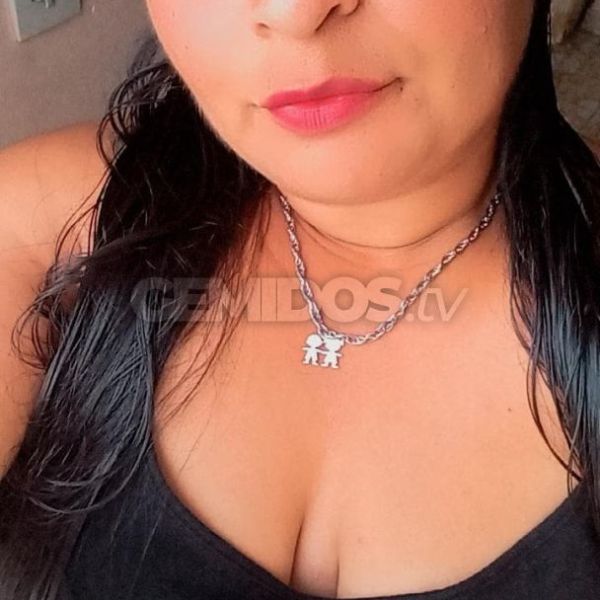 Hola amor soy marisa . Santiagueñita recien llegada . Super puta y discreta con ganas de pasarla . Genial . Mi servicio es onda novios amantes bucal con o sin globito . Vaginal . Gordita calentona