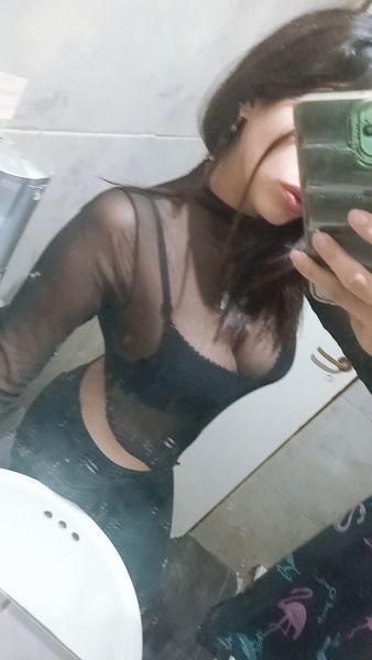 Hola amor soy una mujer super dulce y amable 😍
Realizo Masajes descontracturantes súper relajantes y Sensuales soy masajista Matriculada así que hago masajes Reales.
En principio realizó masajes luego todo podemos arreglarlo en persona.
