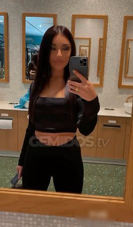 Hello gentleman. I am a curvy, outgoing, and beautiful woman. I am upscale and respectful. Discretion is my priority. I offer a heartfelt sensual experience with pampering, passion and prolonged pleasure like no other. Come to me for a pleasureful for-curling experience with a sexy goddess. TRUE GENTLEMEN ONLY. 
I can’t wait to meet you!

Xoxo Riley